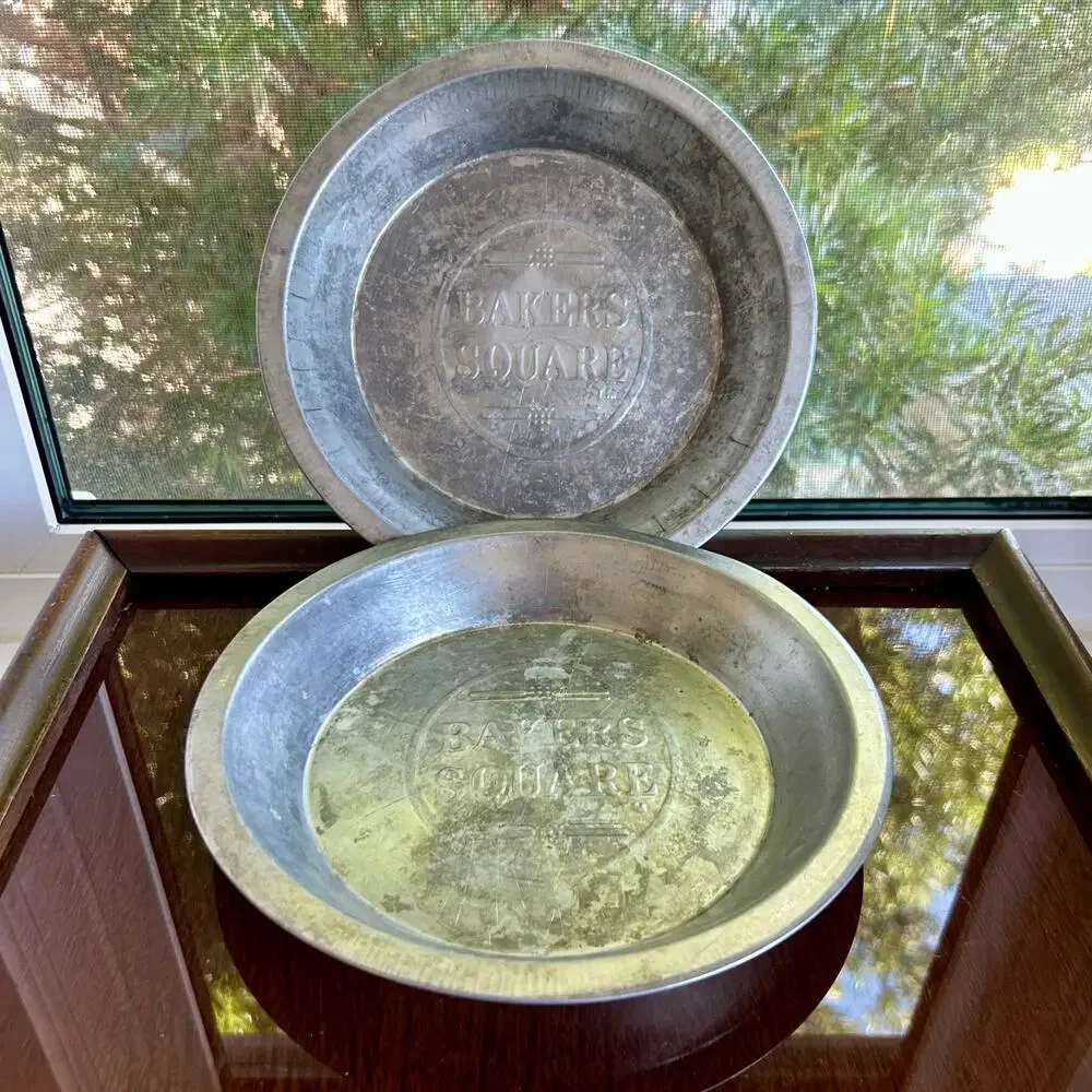 Vintage Baker’s Square Metal Pie Tins – Set of 2 – 9” Diameter